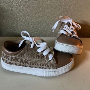 Michael Kors shoes size 10 girls.
